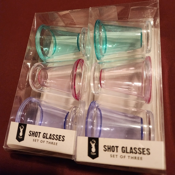 Typo New In Box 6 Colorful Plastic Shot Glasses - Picture 1 of 2
